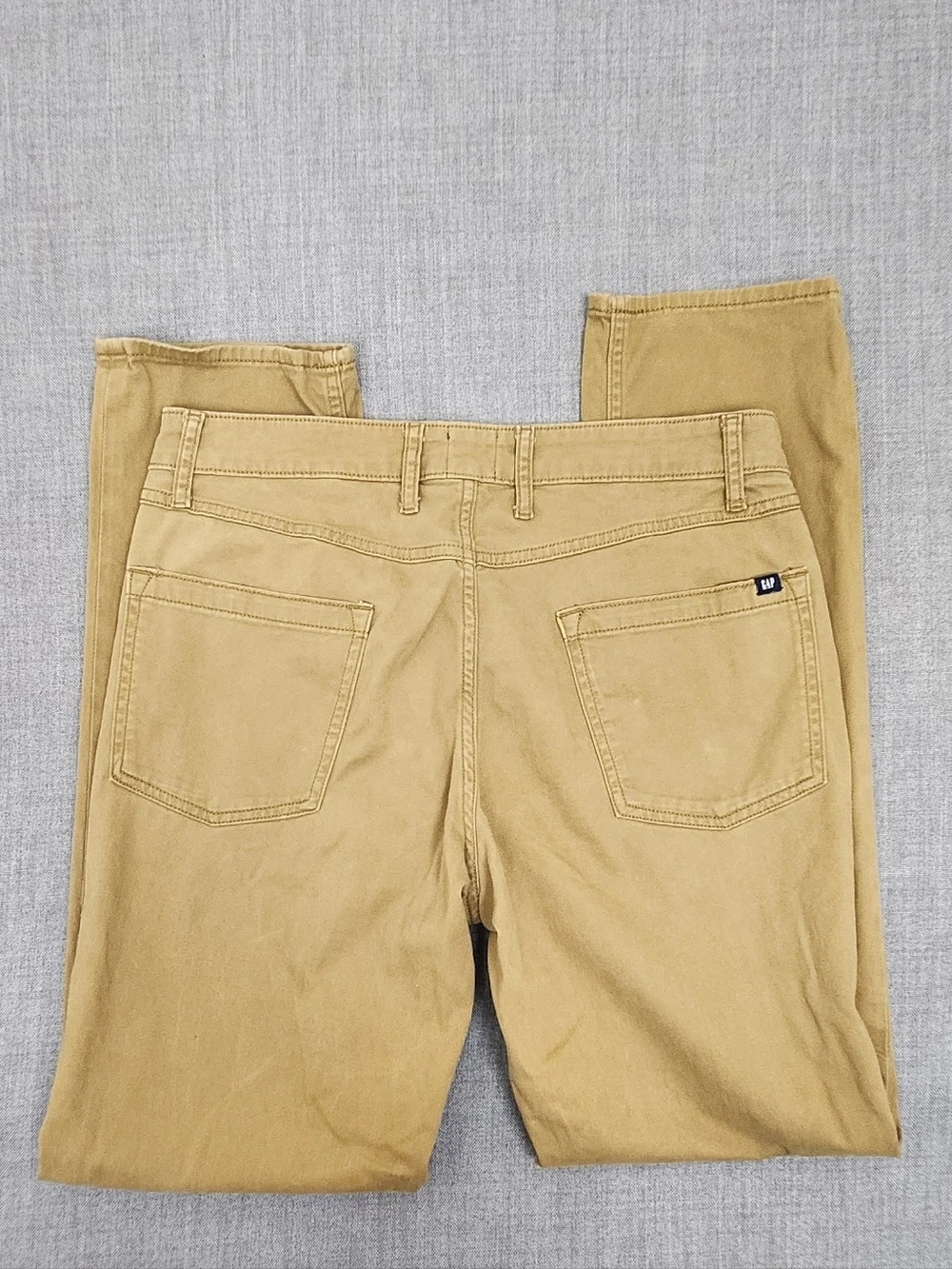 GAP Slim Khaki Chino Style Pants.  32 × 32